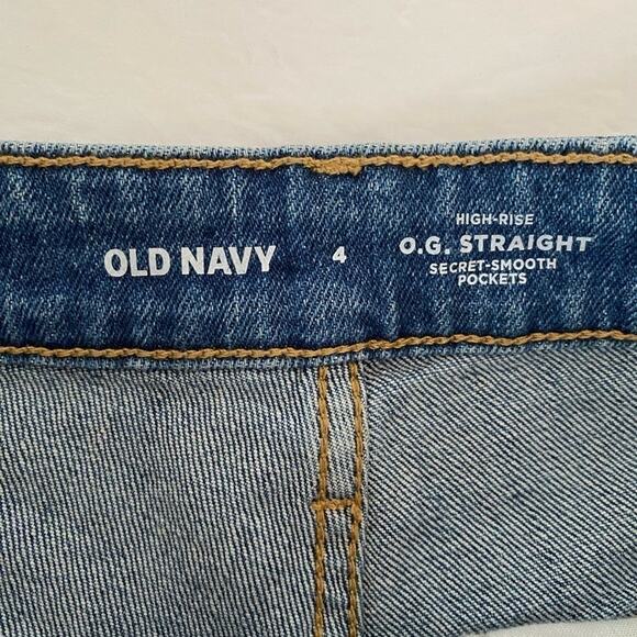 OLD Navy Women's 4 High-Rise O.G. Straight Secret-Smooth Pockets Ripped Cut Offs - Picture 8 of 8